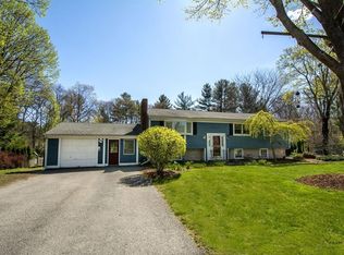 107 Twin Fawn Dr, Hanover, MA 02339