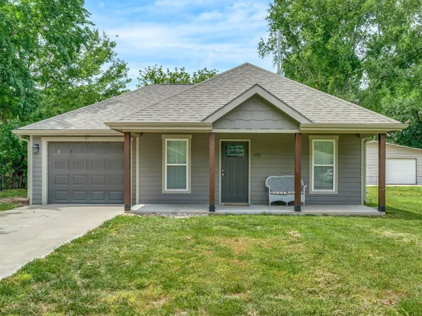 902 Harland Ct, Perry, KS 66073
