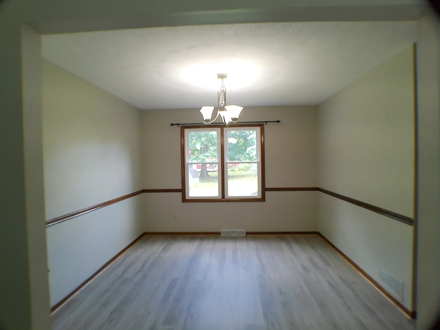4 bed, 2.5 bath, 1952 sqft, $3,000 — Photo 4