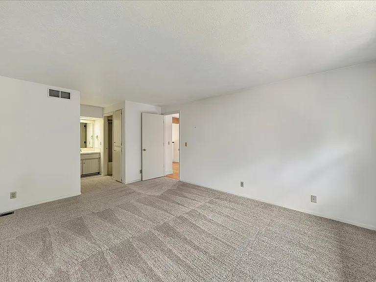 3117 S Waterbury Ln — Photo 23