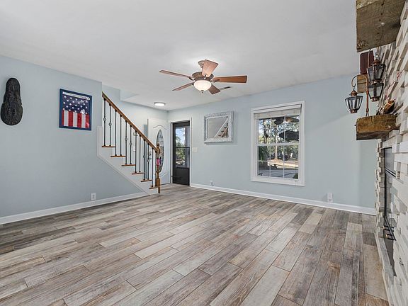 5th image of 153 Watson Way