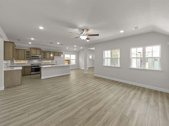 01_Harwood Representative Photo