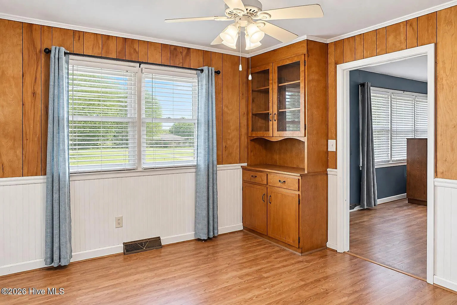 3 bed, 2.0 bath, 1554 sqft, $1,700 — Photo 3
