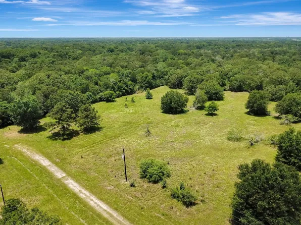 1722 Stone St, Bedias, TX 77831