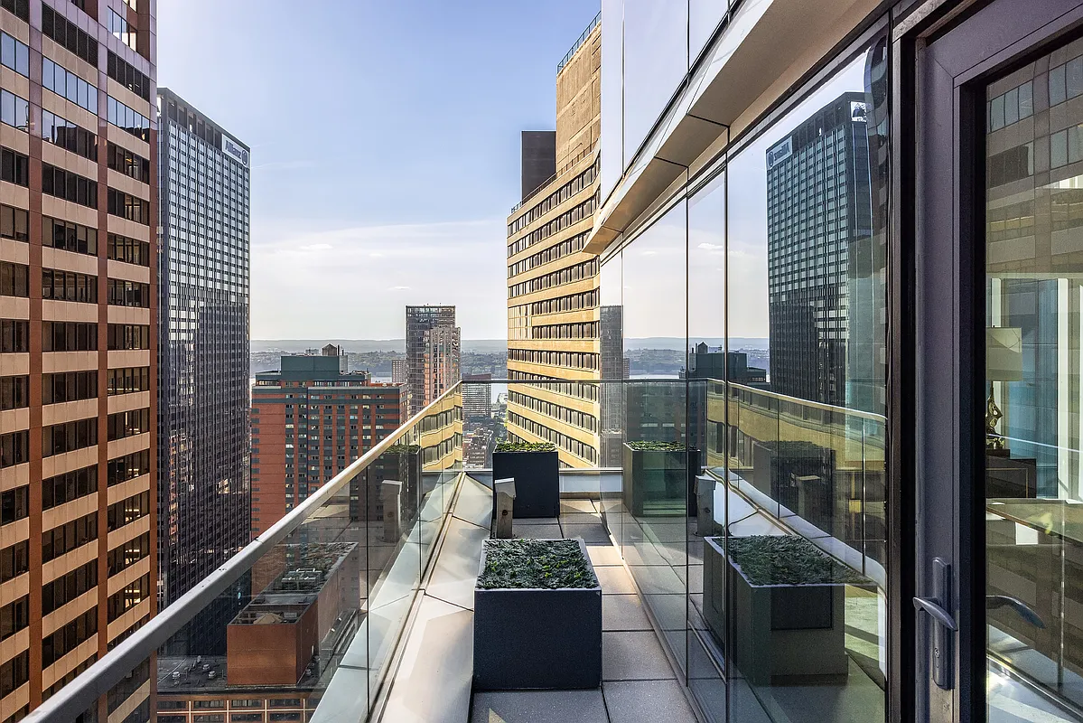 135 West 52nd St Unit PH5  