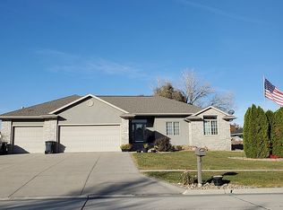 4220 Shanna St, Grand Island, NE 68803