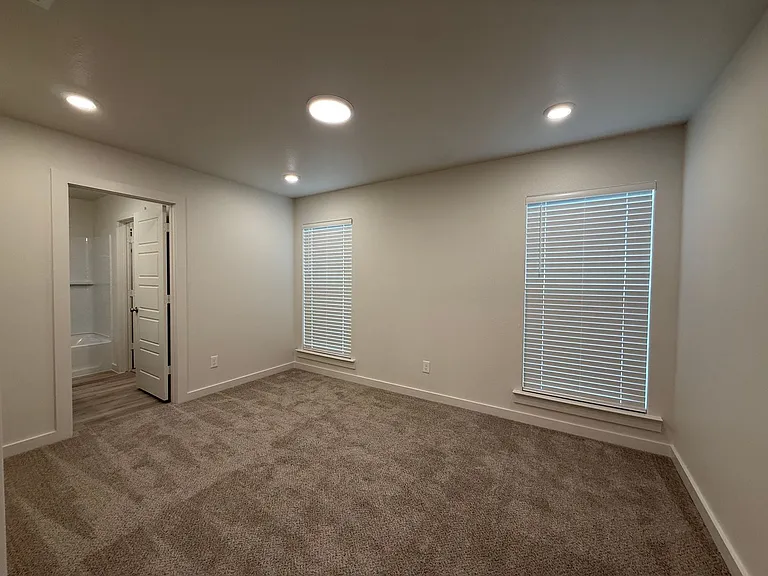 5518 Rice St — Photo 13