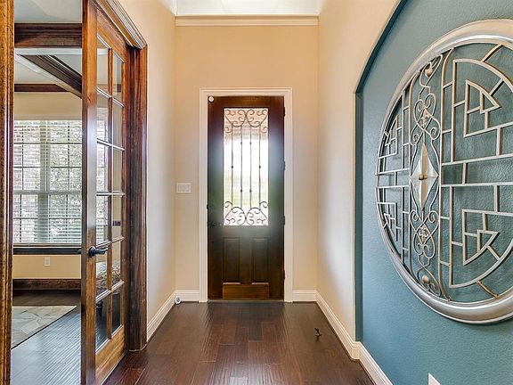 5th image of 2842 Earl Dr