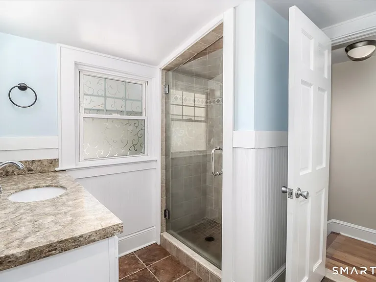 25 Maplewood Ave — Photo 21
