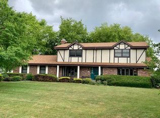 S45W22650 Georgetown Pl, Waukesha, WI 53189