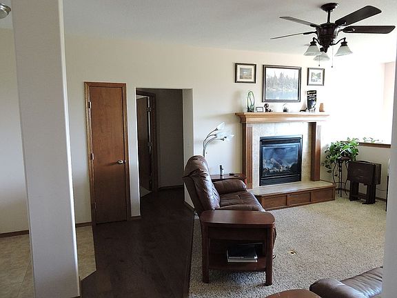 Living Room w/ gas fireplace