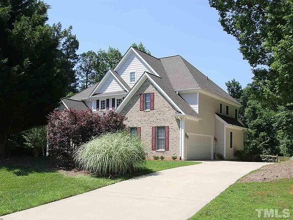 2nd image of 1704 Valley Creek Dr