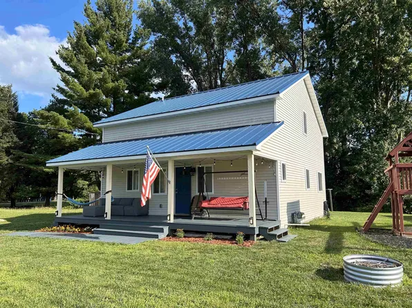 482 E Richmond Dr, Hope, MI 48628