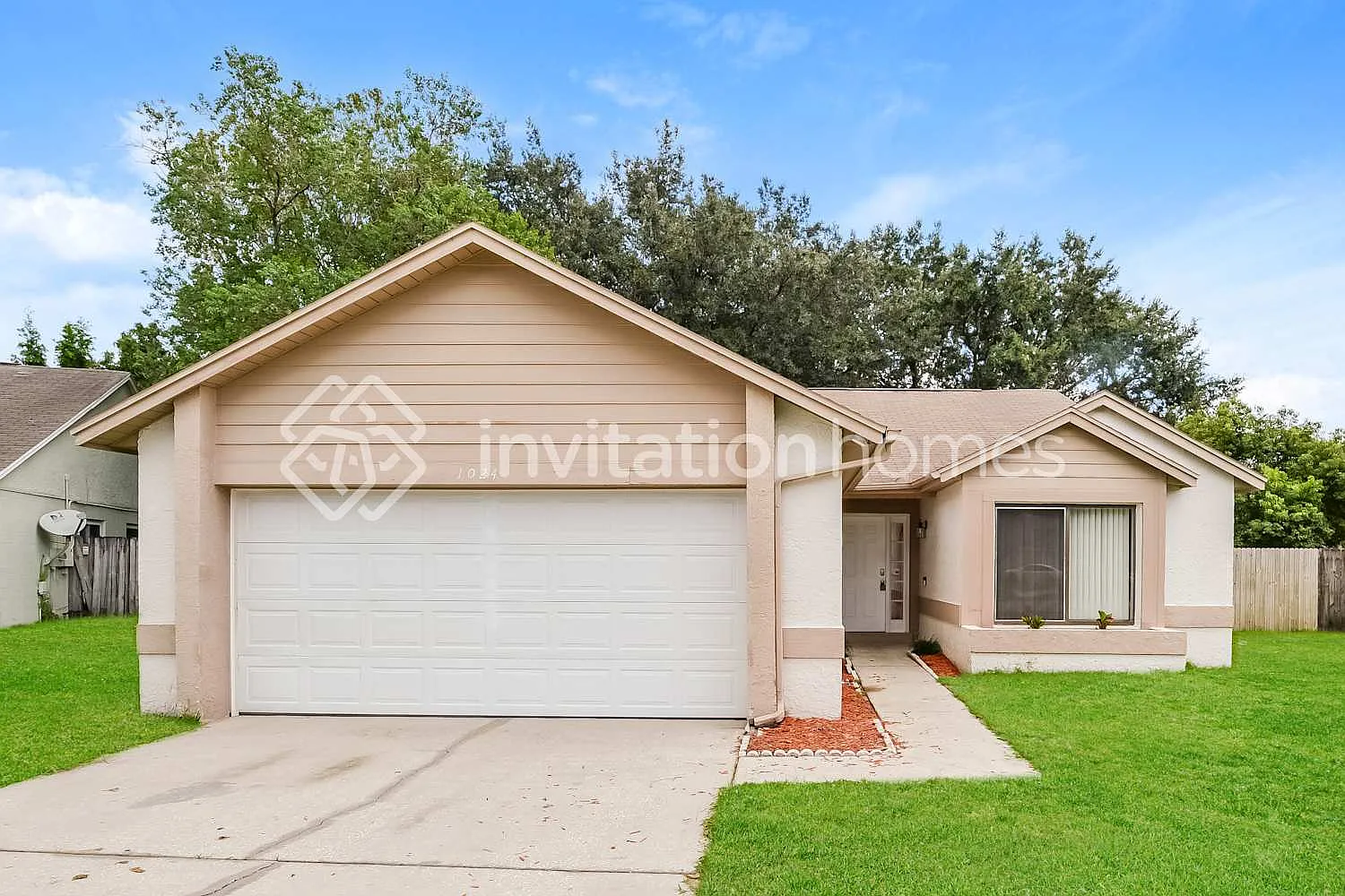 1024 Burnett St Oviedo, FL 32765 — Photo 1