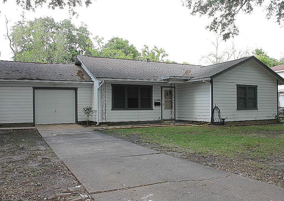 1st image of 2706 N Camp Cir #0