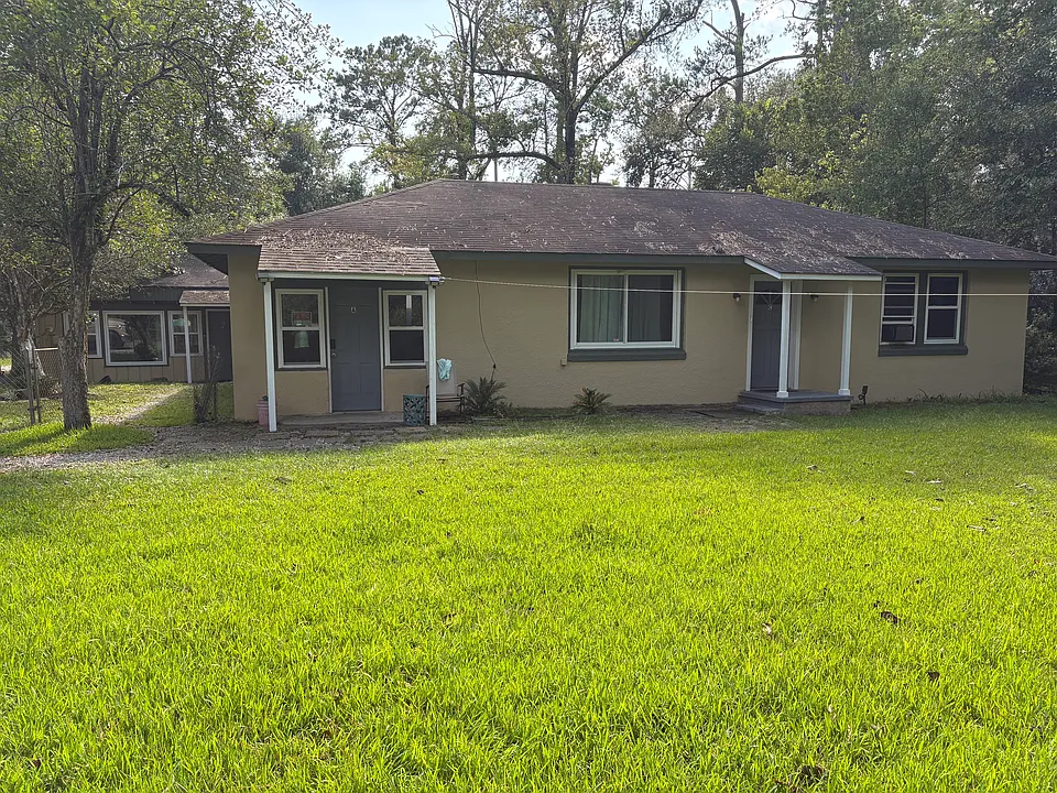 109 Maple Ln