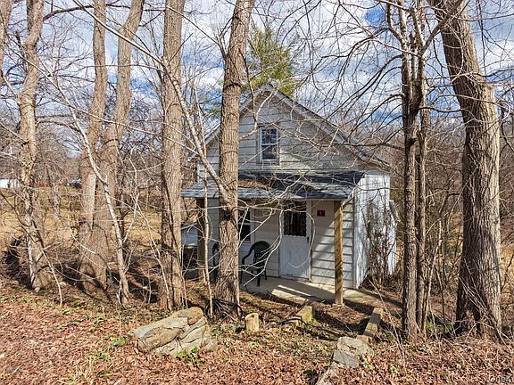3rd image of 1504 Red Mill Road