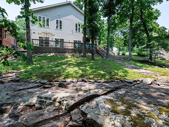 4th image of 605 Lakeshore Dr S