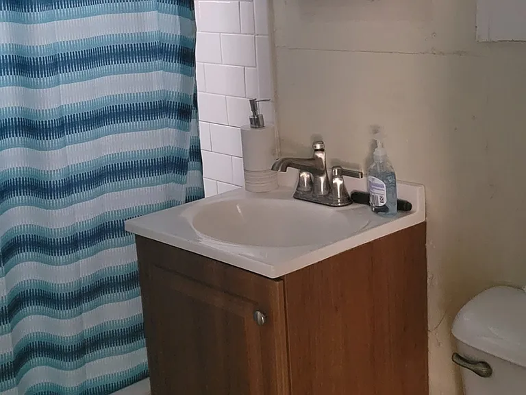 1506 E Kane Pl — Photo 2