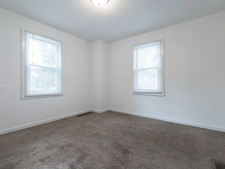 204 Walnut St — Photo 16