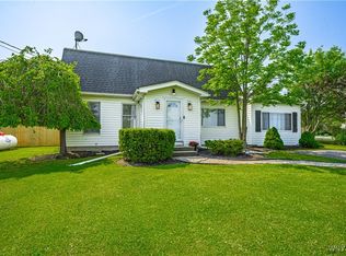 1558 Youngstown Wilson Rd, Youngstown, NY 14174