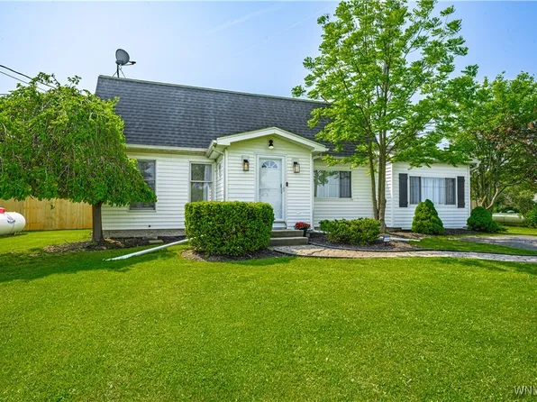 1558 Youngstown Wilson Rd, Youngstown, NY 14174