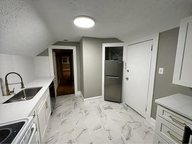 9707 Clifton Blvd #3 — Photo 12