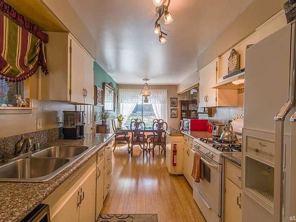 4th image of 2710 Osborne Ave