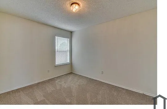 3933 Silver Springs Dr — Photo 13