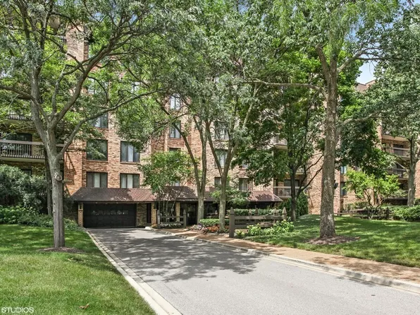 1800 Mission Hills Rd APT 316, Northbrook, IL 60062