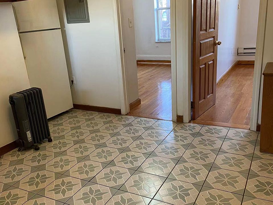 1st image of 1346 Moore St Floor 3