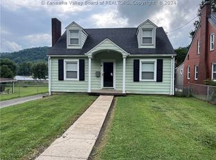 1829 W Dupont Ave, Belle, WV 25015