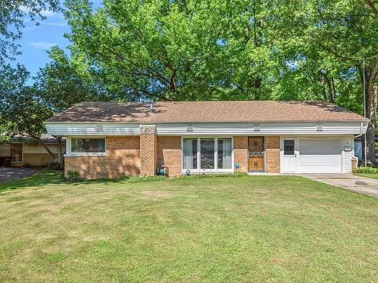 141 Circle Dr — Photo 13