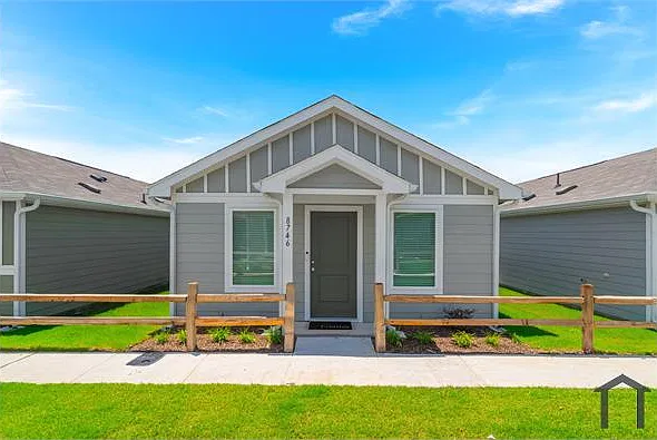 2 bed, 763 sqft, $2,580 — Photo 1