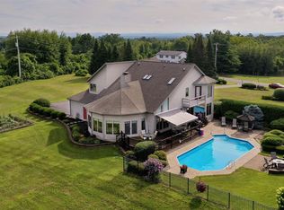 32 Smith Rd, Mechanicville, NY 12118