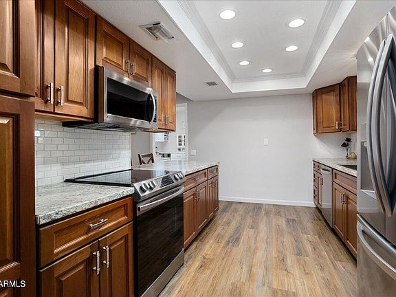 3rd image of 21427 N Palm Desert Dr