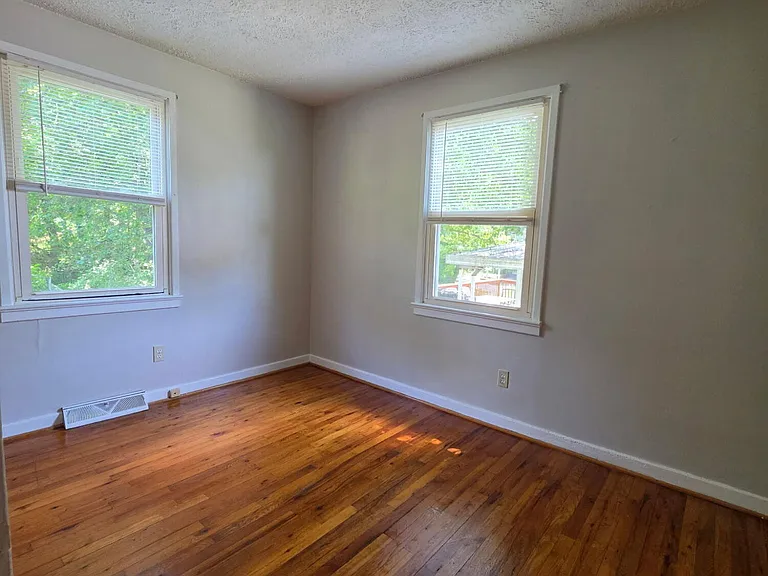 3640 Brandywine Ave — Photo 5