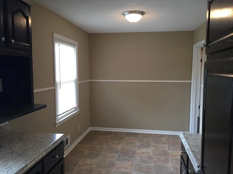6213 N Woodland Ave — Photo 9