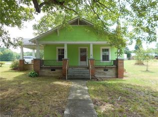 511 Columbia Ave, Ramseur, NC 27316