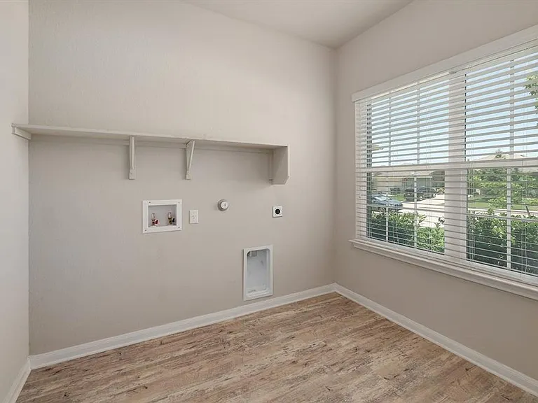 460 Galway Bay Ln — Photo 9