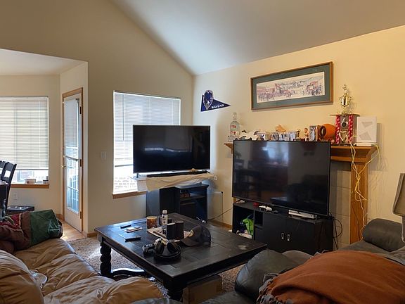 4th image of 906 Richmond Dr Unit 4