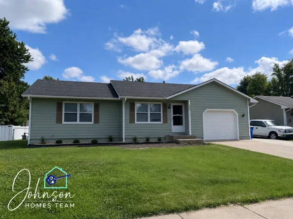 227 E Colleen Dr, Gardner, KS 66030