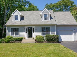 75 Conanicus Rd, Narragansett, RI 02882