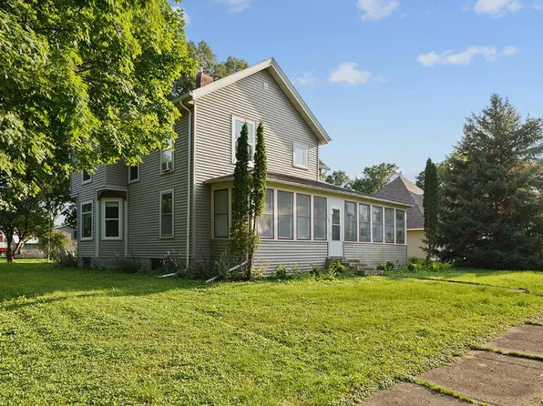 226 Cleveland Ave E, Winnebago, MN 56098