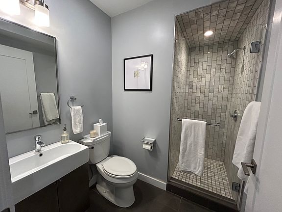 4th image of 150 W Broadway Unit 205