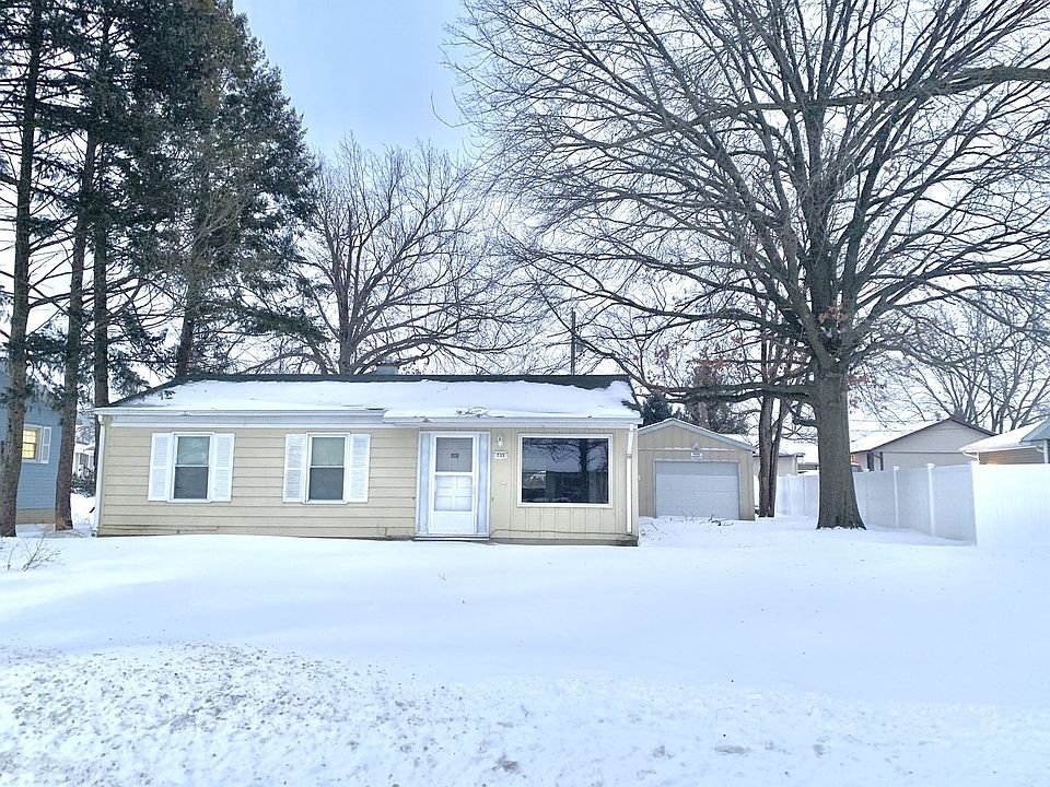 1st image of 735 Hiawatha Dr