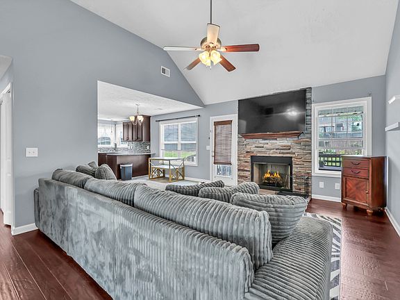 5th image of 1391 Freedom Dr