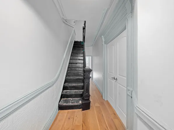 146a Hull Street image 2 of 43