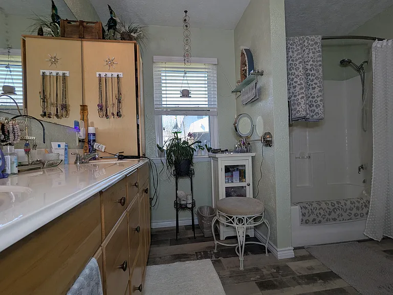 919 Milam Dr — Photo 14