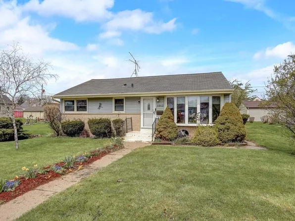 1312 Marion AVENUE, South Milwaukee, WI 53172
